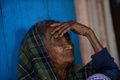 インド・メガラヤ（Meghalaya）州マウシンラム（Mawsynram）村で、取材に応じる「100歳近い」ビニ・キンターさん（2013年2月3日撮影）。(c)AFP/Roberto SCHMIDT