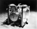 1969年7月のミッションでアポロ11号の乗組員が月面に設置した地震計（撮影日不明）。(c) NASA / AFP