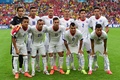 サッカーW杯ブラジル大会（2014 World Cup）グループB、スペイン対チリ。試合前の写真撮影に臨むチリの選手（2014年6月18日撮影）。(c)AFP/MARTIN BERNETTI