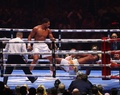 ボクシング、ヘビー級10回戦。フランシス・ガヌー（右）と対戦するアンソニー・ジョシュア（2024年3月9日撮影）。(c)Fayez NURELDINE / AFP