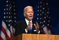 米民主党党大会の最終日、同党の大統領候補の正式指名を受諾したジョー・バイデン前副大統領（2020年8月20日撮影）。(c)Olivier DOULIERY / AFP