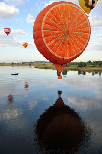 国際熱気球大会、鮮やか22チーム マレーシア