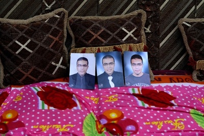 仏ルーブル美術館の刃物襲撃、容疑者の男の身元を確認