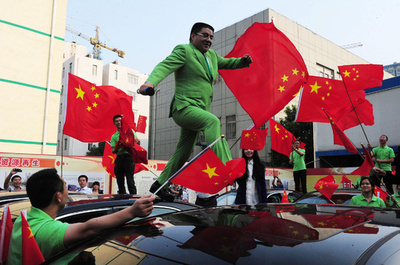 中国の富豪、反日デモで日本車壊された43人に新車贈呈