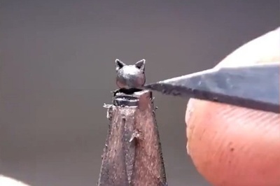 20代の若者 鉛筆芯に「子猫」などを彫刻 中国