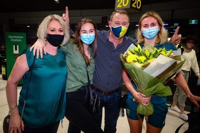 東京五輪の豪選手団、14日間の隔離終え帰路へ