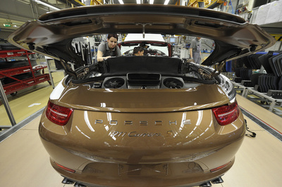 ポルシェが時速249キロで一般道を疾走、フランス