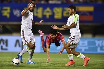 ウルグアイが親善試合で韓国に勝利 写真5枚 国際ニュース Afpbb News