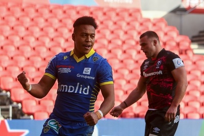 松島がハットトリックで大勝に貢献、監督も「開花」を喜ぶ