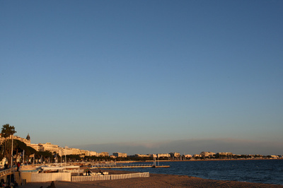 南仏海岸、サウジ王族滞在で立ち入り規制 住民らは不満