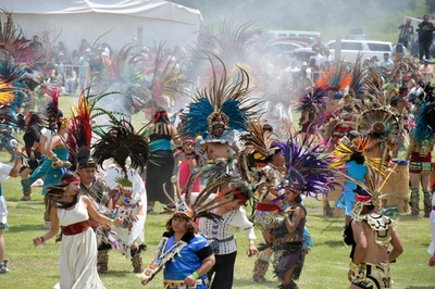伝統舞踊のダンサーたちが一堂に集まり世界記録挑戦、メキシコ
