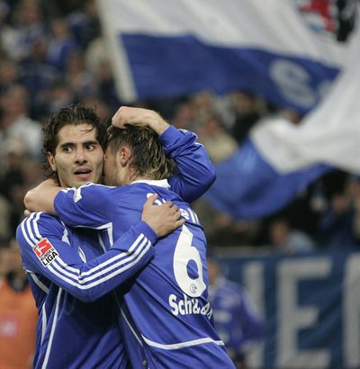 シャルケ ハンザ・ロストック降し2位に