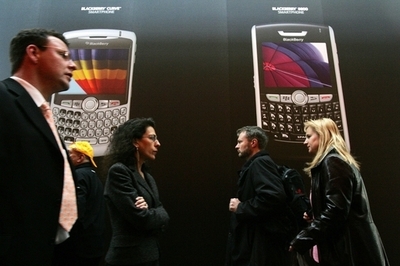 カナダRIM、最新版スマートフォン「ブラックベリー・ボールド」発表