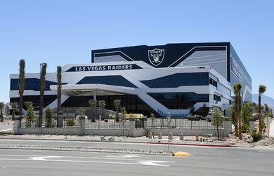 レイダースがまたもドラ1選手解雇、動画で銃振り回し人を殺すと脅す