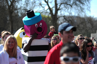 個性派ランナーが続々、チャリティーマラソン開催 英国