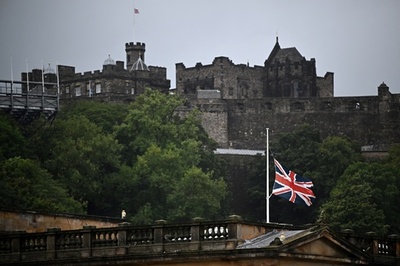 レンジャーズ対ナポリ戦が延期、エリザベス女王死去受け