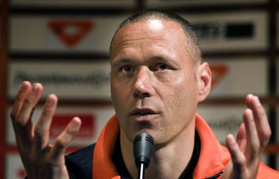 ルーマニア戦を楽観視しないファン・バステン監督