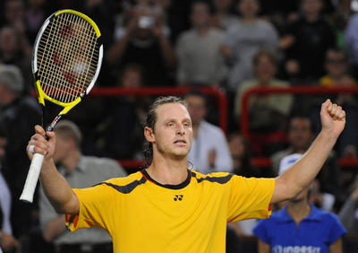 ナルバンディアン マレー破り準決勝へ