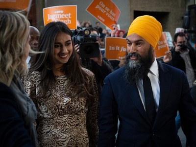 シーク教徒の政治家に「ターバン取ればカナダ人に見える」