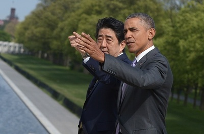 安倍首相、オバマ大統領とリンカーン記念館をサプライズ訪問