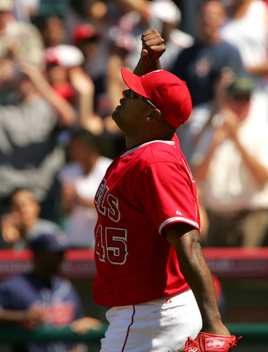 ＜07MLB＞エンゼルス エスコバーの好投でインディアンスを降す - 米国