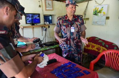 バングラデシュで「薬物撲滅戦争」、2週間で100人以上死亡