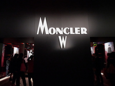 「MONCLER W」ファーストコレクションを披露、8月から販売開始