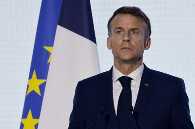 マクロン仏大統領、ハマス奇襲の犠牲者に哀悼の意