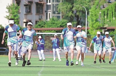 農村の医師が「臓器移植記念日体育祭」に出場 中国