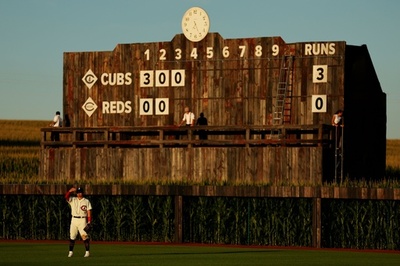 『フィールド・オブ・ドリームス』でMLB戦 カブス鈴木が活躍