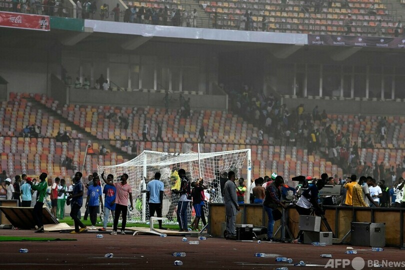 ナイジェリアのW杯予選敗退で観客暴動 治安部隊が催涙ガス使用 写真5枚 国際ニュース：AFPBB News
