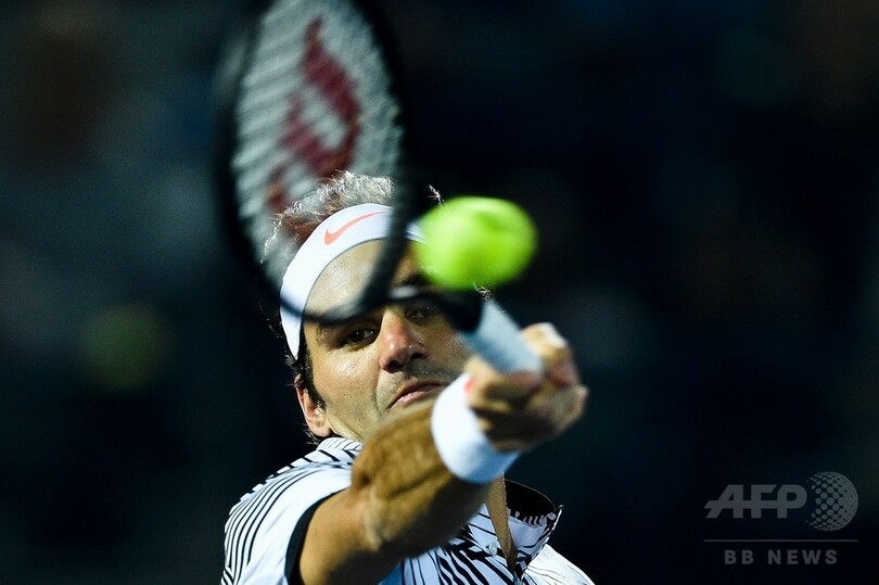 フェデラーが敗れる波乱、予選勝者の116位に不覚 ドバイ選手権