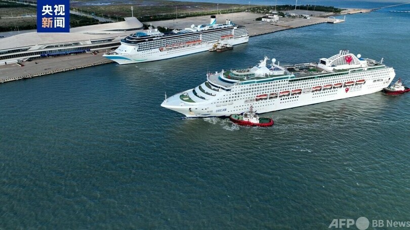 中国、国慶節にクルーズ旅行が人気 天津の港に2隻同時入港