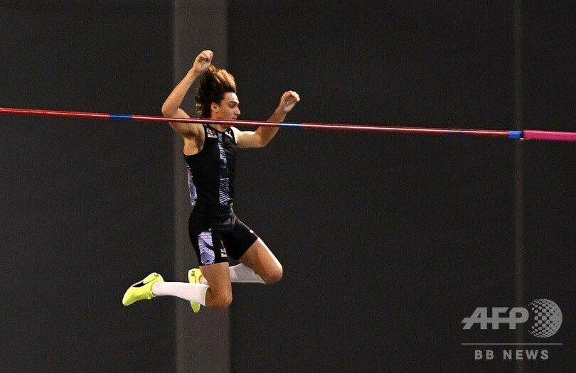 棒高跳びのデュプランティス、2週連続の世界新樹立
