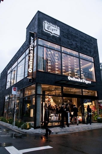 New Shop＞ブランド復活10周年記念、「オニツカタイガー」世界最大店舗