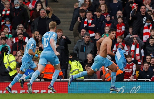マンcが10人のアーセナルに逆転勝ち 2位との勝ち点差11に 写真10枚 国際ニュース Afpbb News