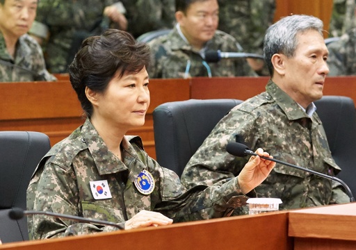 【超激レア入手困難！！】朝鮮人民軍　北朝鮮　軍服　レプリカ　上下セット 韓国大統領、軍服姿で「挑発容認しない」 北朝鮮は戦時態勢に 写真3枚