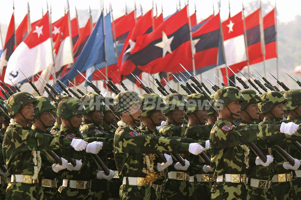 新首都で国軍記念日のパレード - ミャンマー 写真6枚 国際 ...