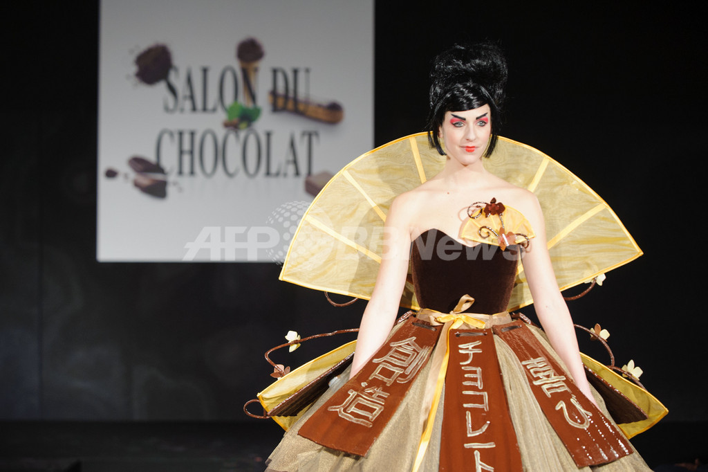 チョコの祭典「サロン・デュ・ショコラ」でファッションショー