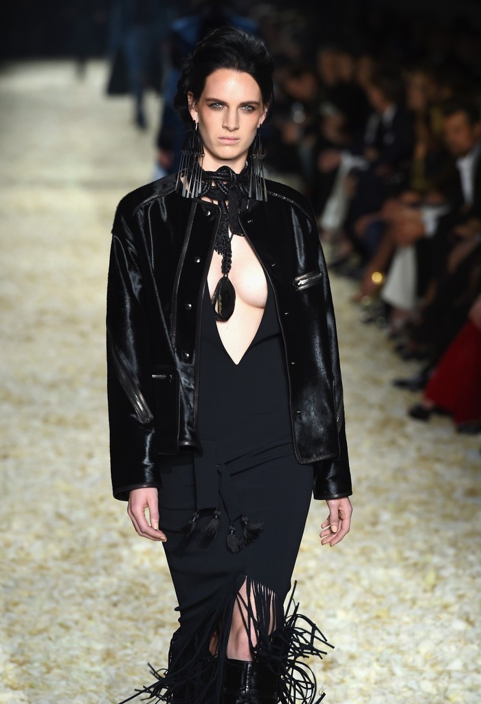 生まれ育ったサンタフェから着想を得たボヘミアンシック、「トム フォード」15/16年秋冬