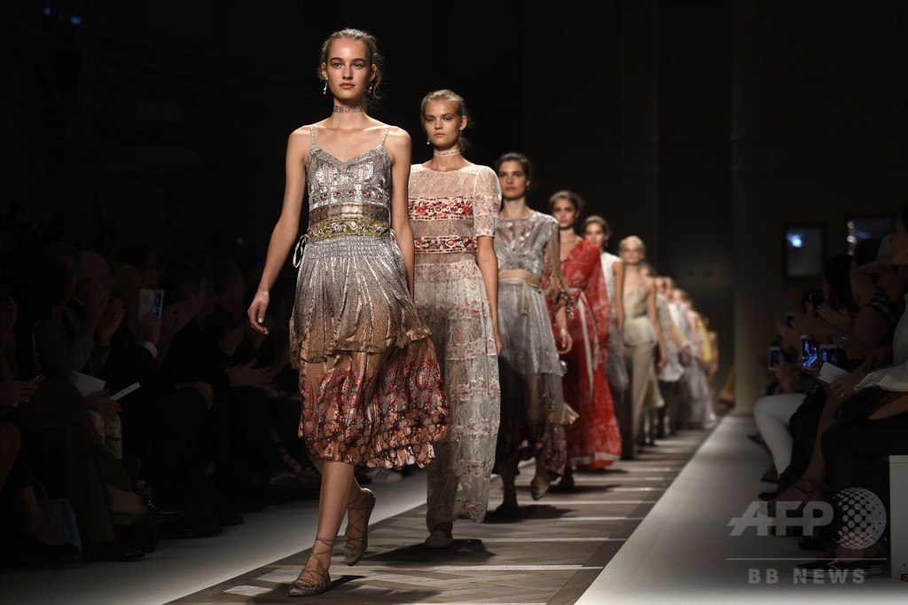 「エトロ」16年春夏コレクション