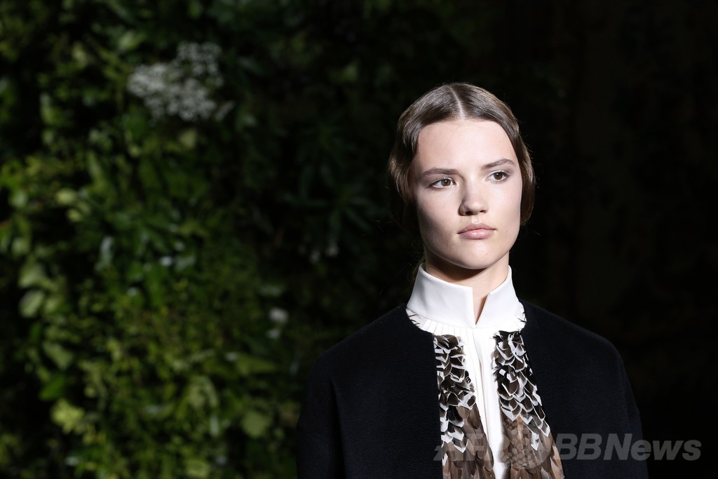 古き良き芸術を現代風にアレンジ、「ヴァレンティノ」14/15年秋冬オートクチュール