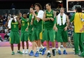 ロンドン五輪は6日、バスケットボール・アリーナ（Basketball Arena）で男子バスケットボールの1次リーグB組の試合が行われ、ブラジルが88-82でスペインに勝利し、グループ2位で準々決勝に進出した。

試合に勝利し、歓喜するブラジルの選手（2012年8月6日撮影）。(c)AFP/MARK RALSTON