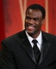 2009年のバスケットボール殿堂（%%Basketball Hall of Fame%%）入り式典が11日、マサチューセッツ（Massachusetts）州スプリングフィールド（springfield）のシンフォニーホール（Symphony Hall）で行なわれ、マイケル・ジョーダン（%%Michael Jordan%%）氏らが殿堂入りした。写真は殿堂入り式典に出席したデヴィッド・ロビンソン（%%David Robinson%%）氏。（2009年9月11日撮影）(c)AFP/Getty Images/Jim Rogash