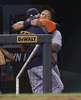 米大リーグ（MLB）のデトロイト・タイガース（Detroit Tigers）に所属するミゲル・カブレラ（Miguel Cabrera）が、45年ぶりの3冠王に輝いた。

カンザスシティ・ロイヤルズ（Kansas City Royals）との試合途中にベンチに退き、ジム・リーランド（Jim Leyland）監督と抱擁を交わすミゲル・カブレラ（2012年10月3日撮影）。(c)AFP/Getty Images/Ed Zurga