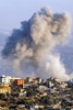 レバノン南部ヒアムで、イスラエル軍の空爆を受け立ち上る煙（2024年10月29日撮影）。(c)AFP