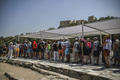 ギリシャの首都アテネのアクロポリスを訪れた観光客（2023年6月13日撮影）。(c)Angelos TZORTZINIS / AFP