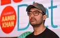 インド西部ムンバイ（旧ボンベイ）で、イベントに出席する人気俳優アーミル・カーンさん（2019年3月27日撮影、資料写真）。(c)Sujit Jaiswal / AFP