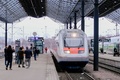 フィンランド・ヘルシンキの駅に到着したロシア・サンクトペテルブルク発の高速列車「アレグロ」の運行停止前の最後の列車（2022年3月27日撮影）。(c)Seppo Samuli / Lehtikuva / AFP