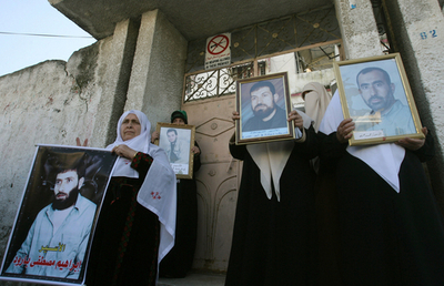 収容所で起きたパレスチナ人の死に抗議デモ - パレスチナ自治区